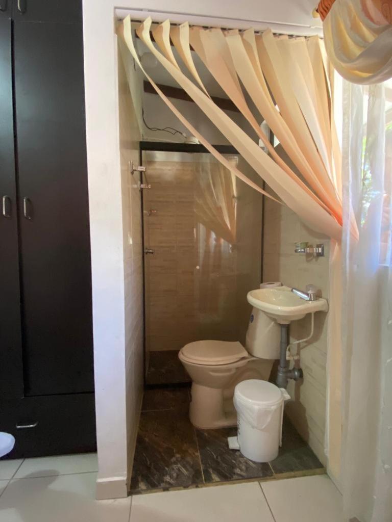 Campo Valdes Park Hostel Medellin Bagian luar foto