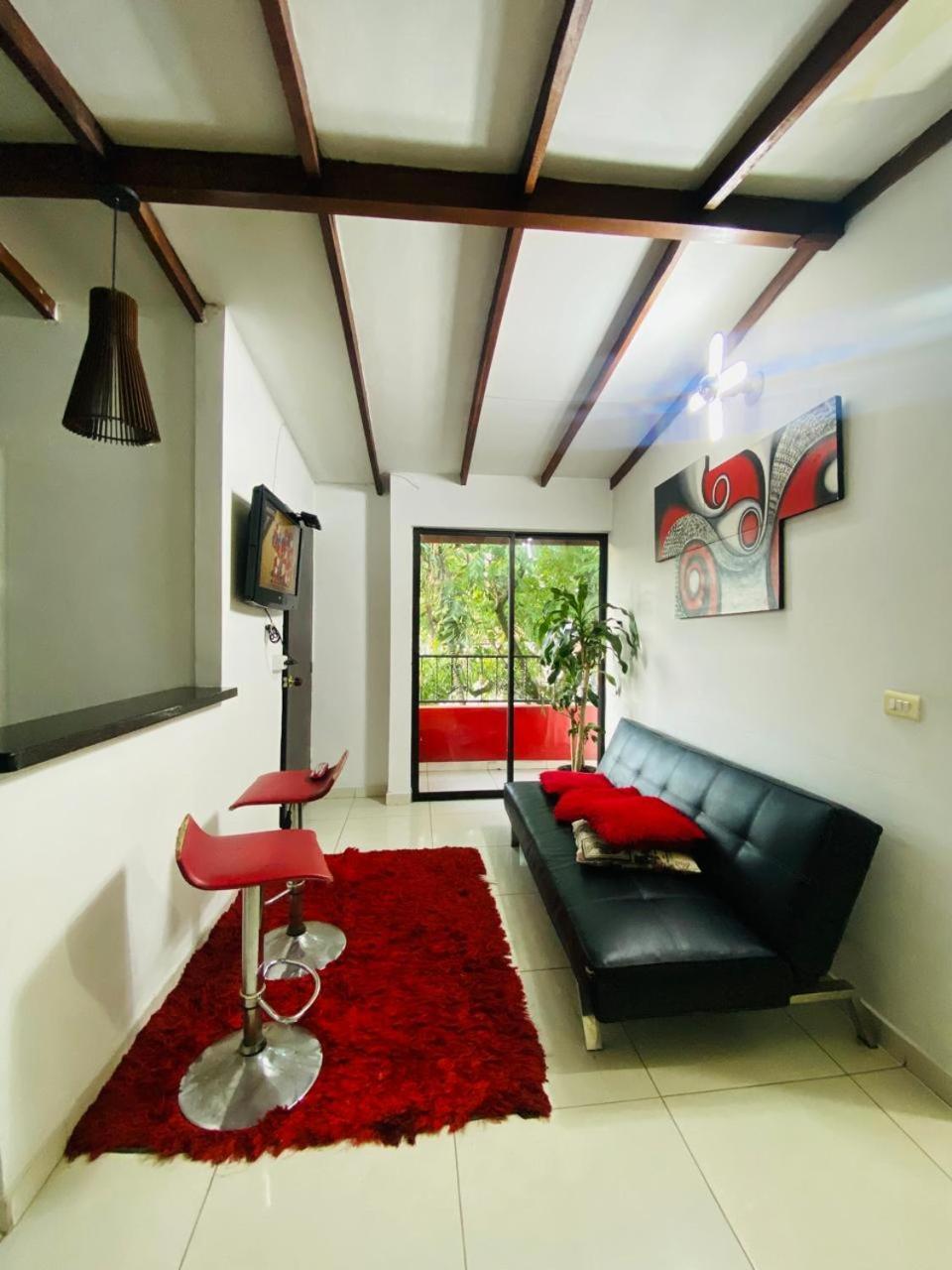 Campo Valdes Park Hostel Medellin Bagian luar foto